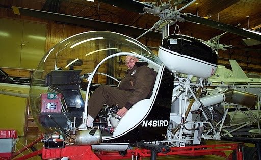 El Doctor Forrest Bird murió en 2015 a los 94 años. Hasta los 91 años continuó volando y todavía pilotaba diferentes tipos de aeronave (estaba en el Guinness como el piloto de helicóptero más viejo del mundo en ese momento)