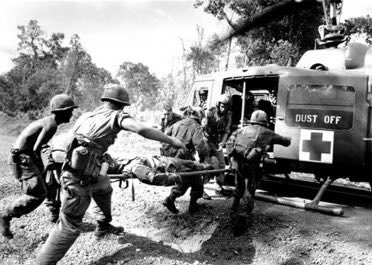 Durante la Guerra de Vietnam observó que los soldados morían durante el transporte desde el campo de batalla, con lo que dotó a los helicópteros de ventiladores y equipos para estabilizar a los heridos.Esto fue el inicio de las aeroambulancias tal y como las conocemos hoy en día