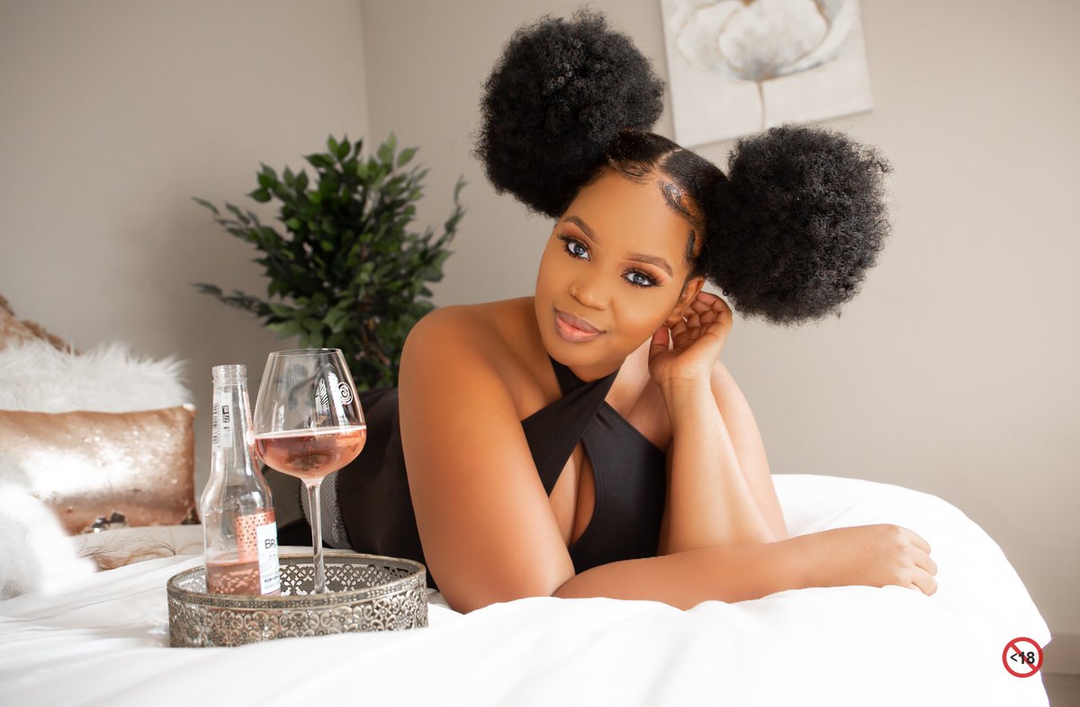 Boits's tweet photo. Serving #SpritzerSaturdays brunch realness 😍🥂. Recreated  Ciara’s iconic Met Gala look , what do you think 💕😊? #ad https://t.co/PRDiQs28oL