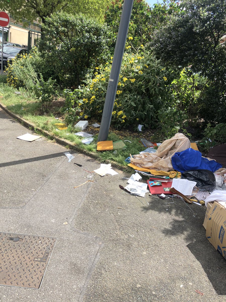 NPoissy's tweet photo. Le mandat 2020-2026 sera le mandat du siècle pour #Poissy.
Poissy, ville protectrice de ses administrés.
Poissy, ville durable et propre. https://t.co/epVD4YByj5