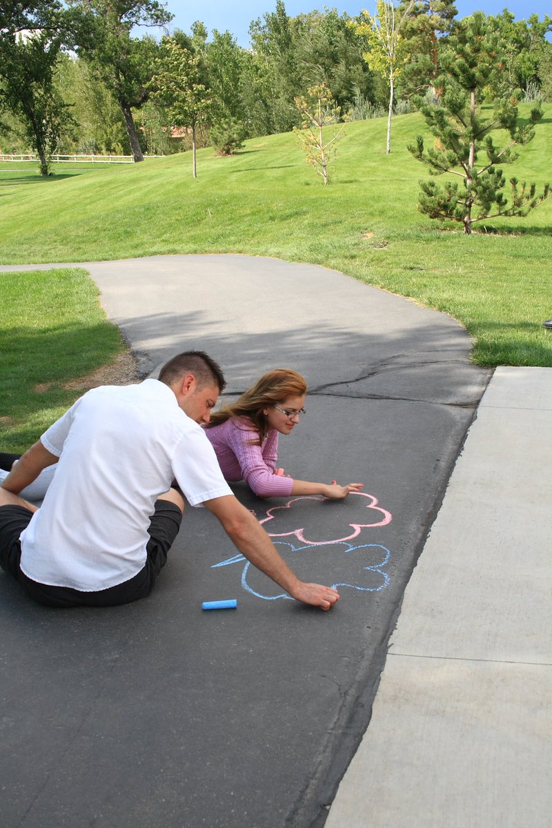 RuckerResidents's tweet image. You could win a gift card by entering in our Chalk Your Walk Contest, starting this coming Monday. bit.ly/2z6vlwM