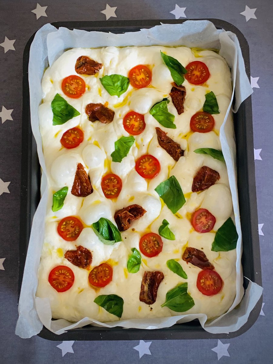 DayInAChefsLife's tweet photo. @dhrishikesh Been making loads of focaccia recently! https://t.co/h3JWVU6g87