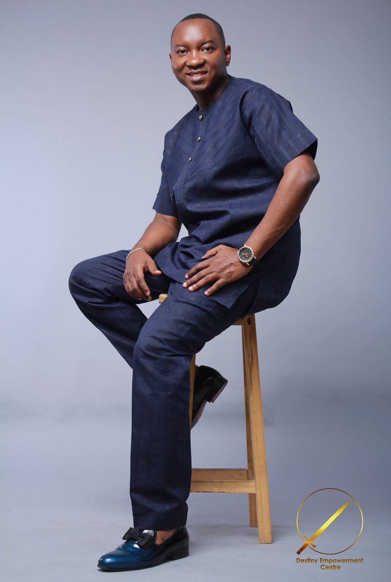 BishMikeSongiso's tweet photo. The same David who refused to wear King Saul’s armor in one chapter, is the same one who gladly received Jonathan (Saul’s son)’s armor in the next chapter.
May God give you divine wisdom to know WHEN to embrace or shun some offers.
#1Samuel17+18
#MakingGlobalGenerationalImpact https://t.co/UoZjnMRFx3