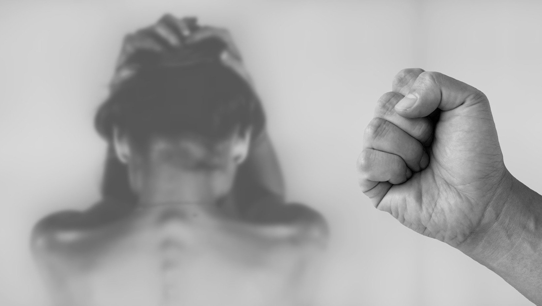 #manchester <a href="/gmp/">greg</a> #sexualassault #woman

Teenage boy jailed for sexual assault of woman in Wythenshawe

A 17-year-old boy has been jailed for three years after kidnapping and sexually assaulting a woman on Simonsway in October 2019.....

soo.nr/T7ob