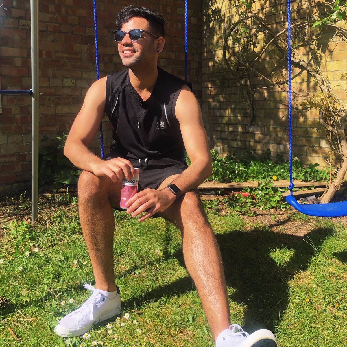 Leonardo_XCX's tweet photo. Wanting more sunny days during lockdown 🌞 https://t.co/t5LwkHQAjF