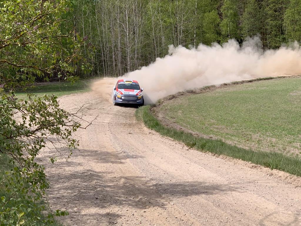 MSesks's tweet photo. 💥 Tik lieliski atkal būt uz grants!  

🤩 So great to be on gravel again!  

#grants #gravel 
#treniņš #training   
#Rucava https://t.co/SpW8vAOFeU