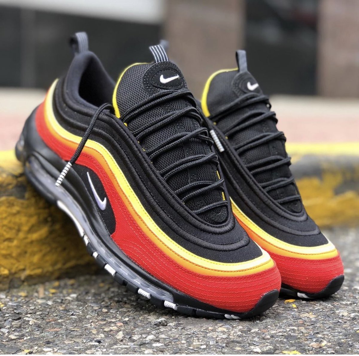 chile red air max 97