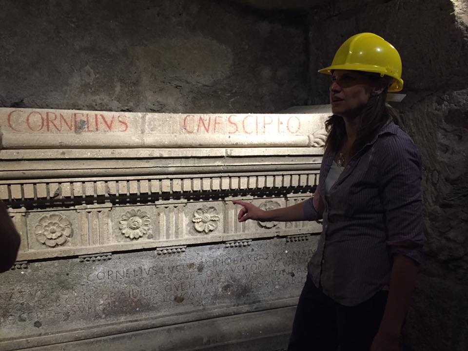 If you love the Roman Republic, the Tomb of the Scipios  #Rome is brilliantly reconstructed with casts of inscriptions & a bust of Ennius. A family tomb that became a museum in Roman times (cf. Cicero). Prepare to don a hard hat for the low ceilings!  @SaveRome  #MuseumsUnlocked