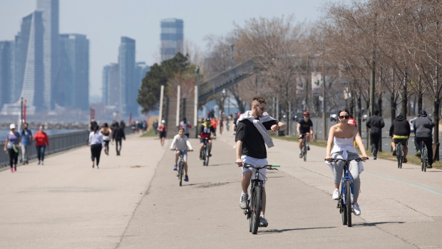 CP24's tweet photo. ActiveTO has returned for a second weekend and this time three major roads will be closed to traffic https://t.co/4JlAFA4B6x https://t.co/y3YAIJeQFT