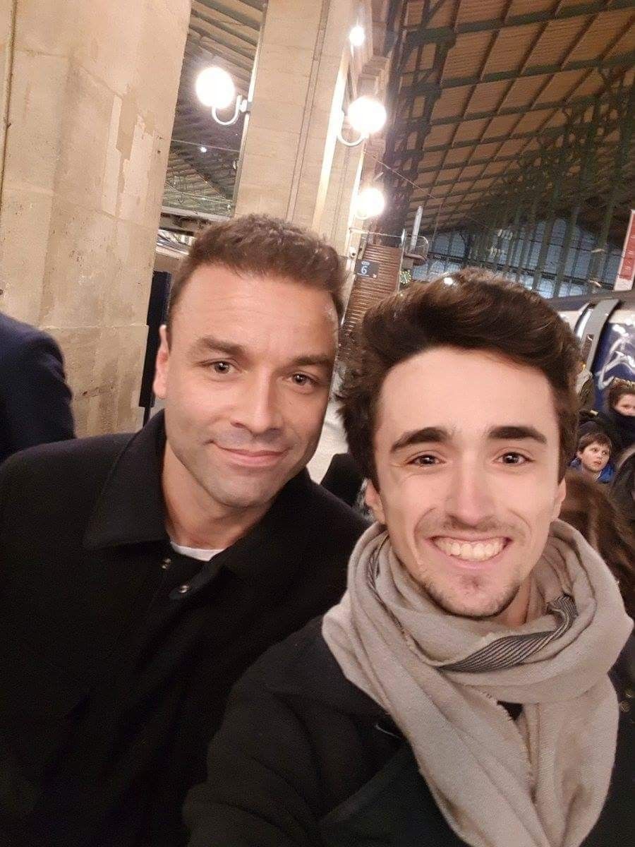 ChrisEveryHour's tweet image. 