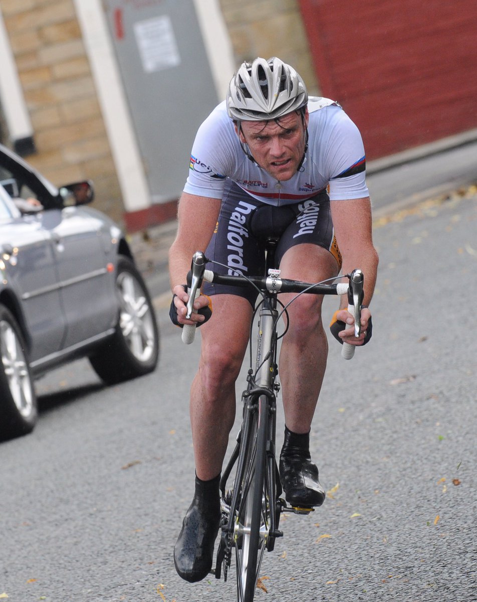 VeloUK's tweet photo. Today's feature race is 2008 Tour of Pendle where a British champion won in style wearing the stripes ... #greatdays #CongratsRob @robhayles1 https://t.co/94FHw5zDBH