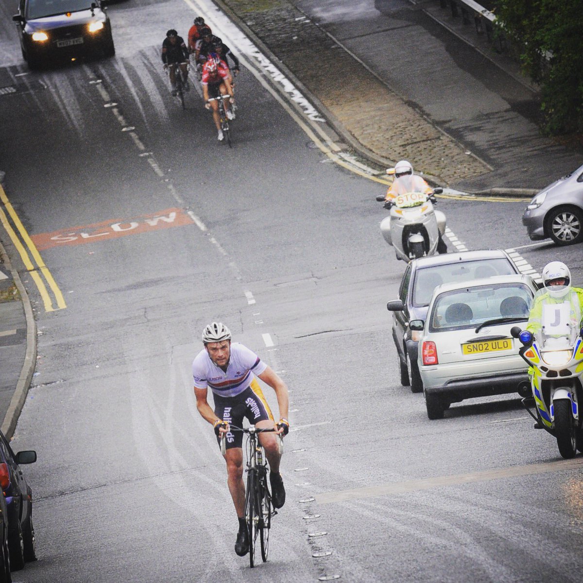 VeloUK's tweet photo. Today's feature race is 2008 Tour of Pendle where a British champion won in style wearing the stripes ... #greatdays #CongratsRob @robhayles1 https://t.co/FrlVRNYMqD