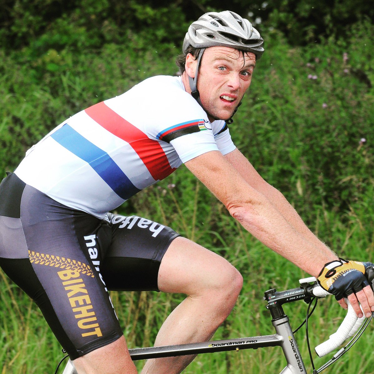 VeloUK's tweet photo. Today's feature race is 2008 Tour of Pendle where a British champion won in style wearing the stripes ... #greatdays #CongratsRob @robhayles1 https://t.co/FrlVRNYMqD