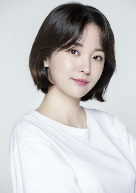 6. Kim Chae Eun. They're dating in Dokgo Rewind for one day and the show ruined it :(( She's cuteeee. Can they meet again?  #AhnBoHyun  #KimChaeEun