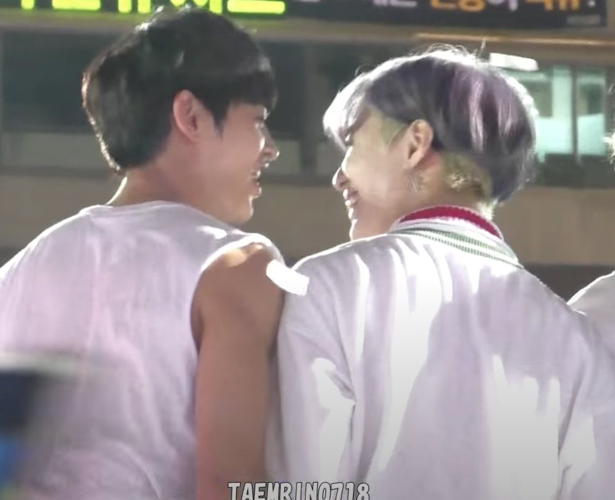 a different fancam but the same sweet moment    #2MIN  #TAEMIN  #MINHOcr: TAEMRIN0718