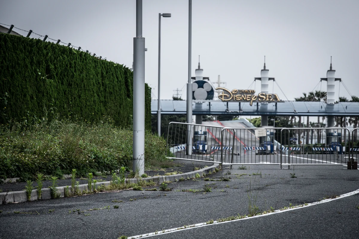 閉園中の夢の国、現在はまるで廃墟の遊園地みたいになってたｗｗｗ