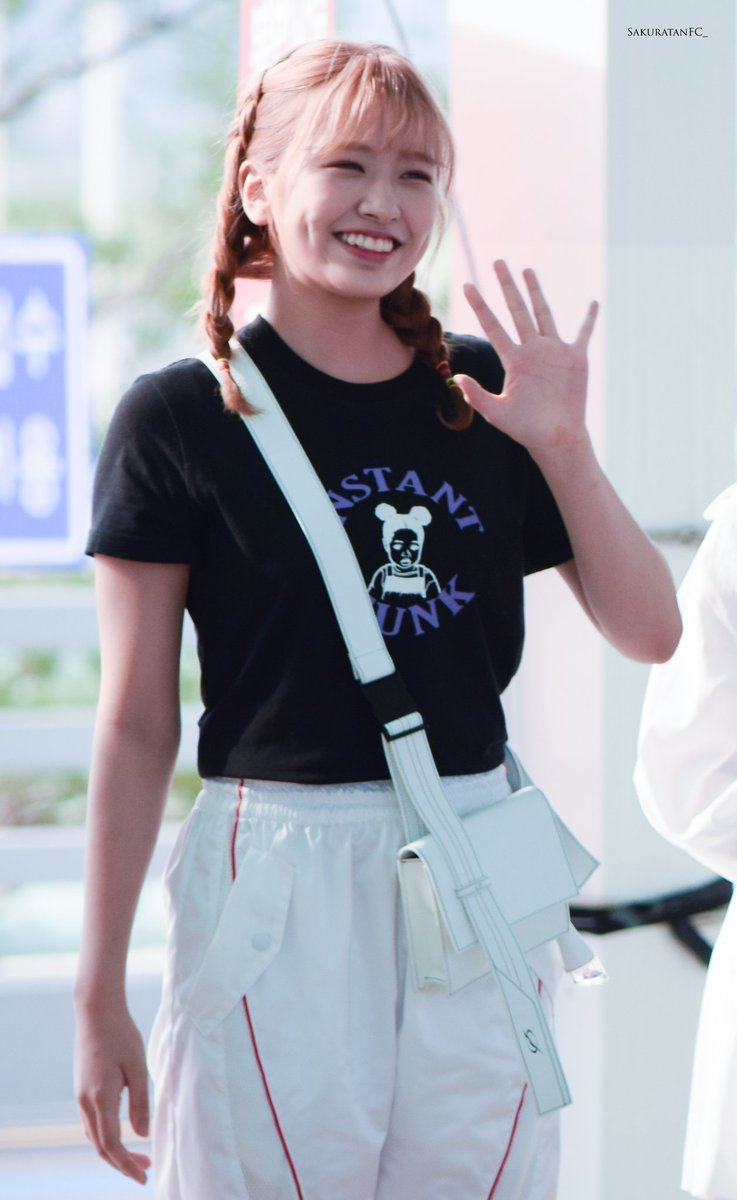 190416 Incheon Airport entrance Ahn Yujin #IZONE  #아이즈원  #アイズワン #AhnYujin  #アンユジン  #안유진