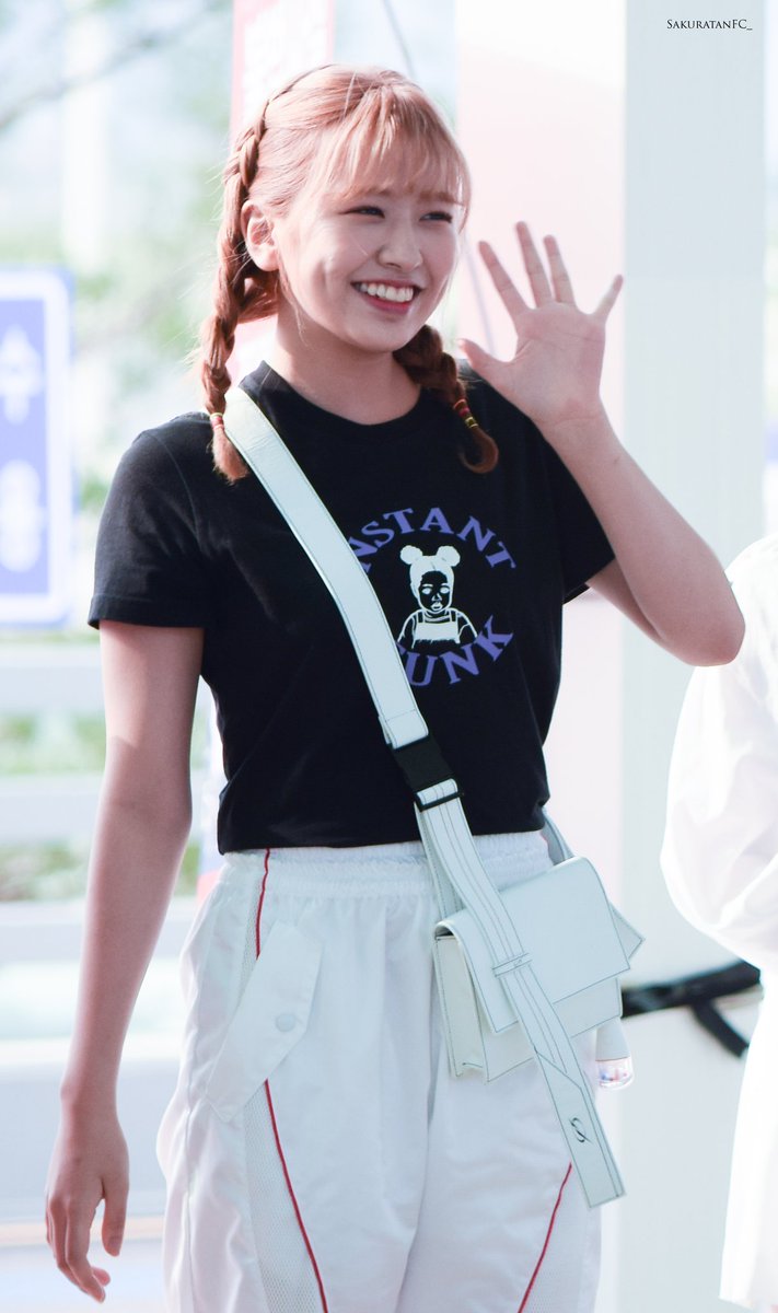 190416 Incheon Airport entrance Ahn Yujin #IZONE  #아이즈원  #アイズワン #AhnYujin  #アンユジン  #안유진