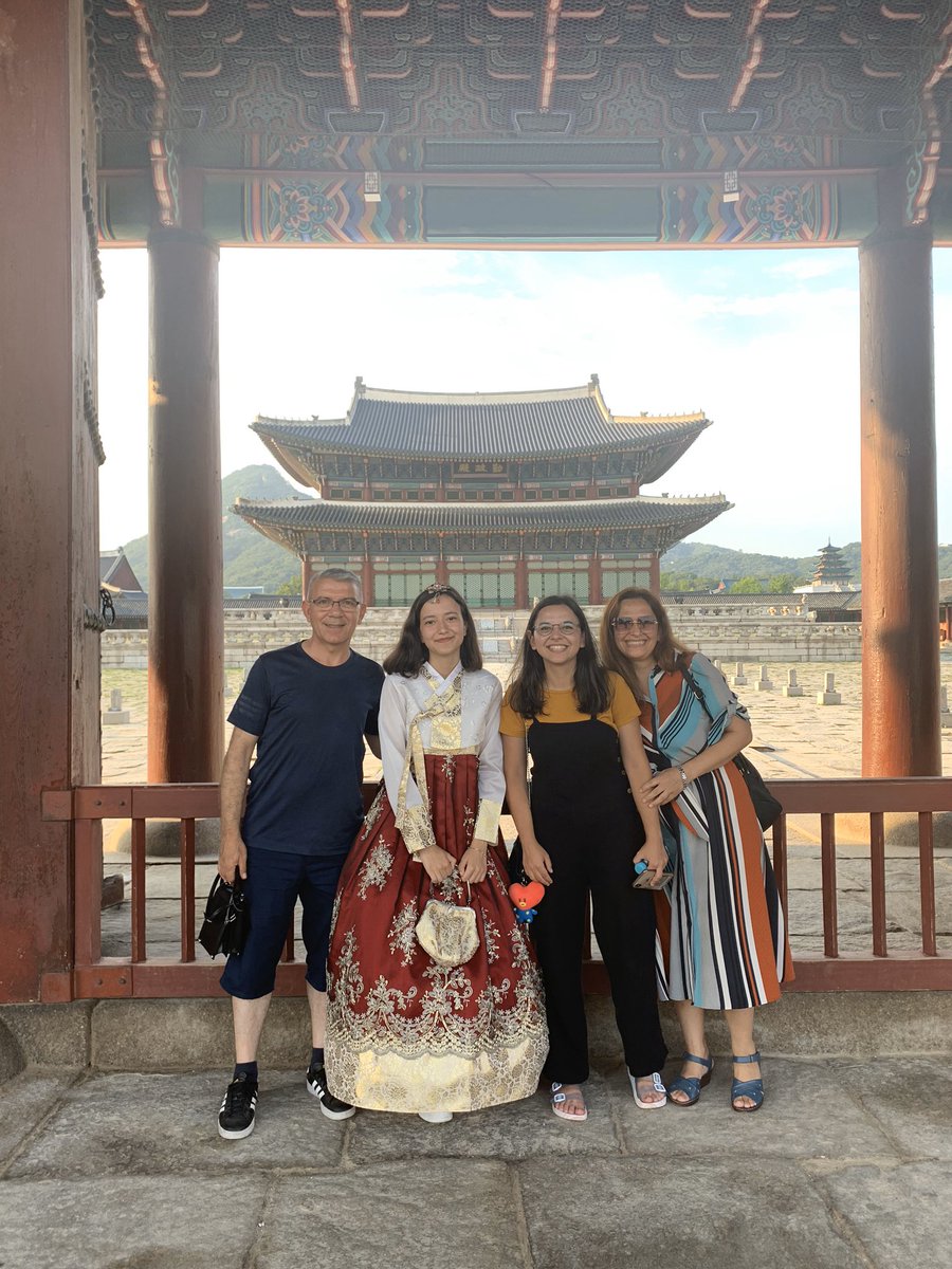 M2362210404's tweet photo. We feel history with princess 😊
#koreatrip #visitkorea https://t.co/HQOs5hvzIU