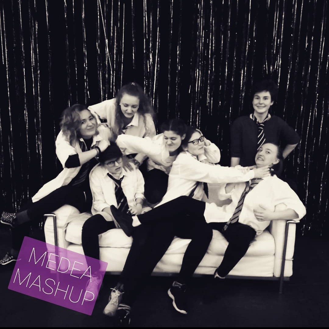 #MedeaMashup beim #Unruhr! Ab sofort online anschauen und zwar hier ➡️ 
m.youtube.com/watch?v=KjE-qX… 🎬
#TheaterOberhausen #LeonieRohlfing #theaterfaktorei