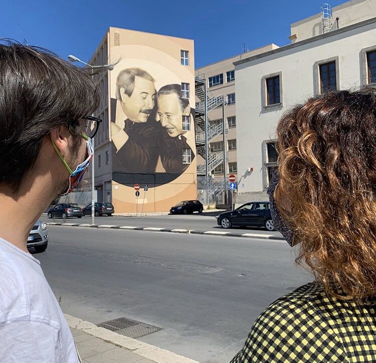iSoldiSpicci's tweet photo. Molti ricordano il 23 Maggio solo per la morte di Falcone, a noi piace ricordare questa data come il giorno in cui Palermo è rinata con una consapevolezza diversa, con la voglia di lottare contro quei “malaminchiata” che vogliono infangare la nostra terra! #stragedicapaci https://t.co/DPHPDwiZTA