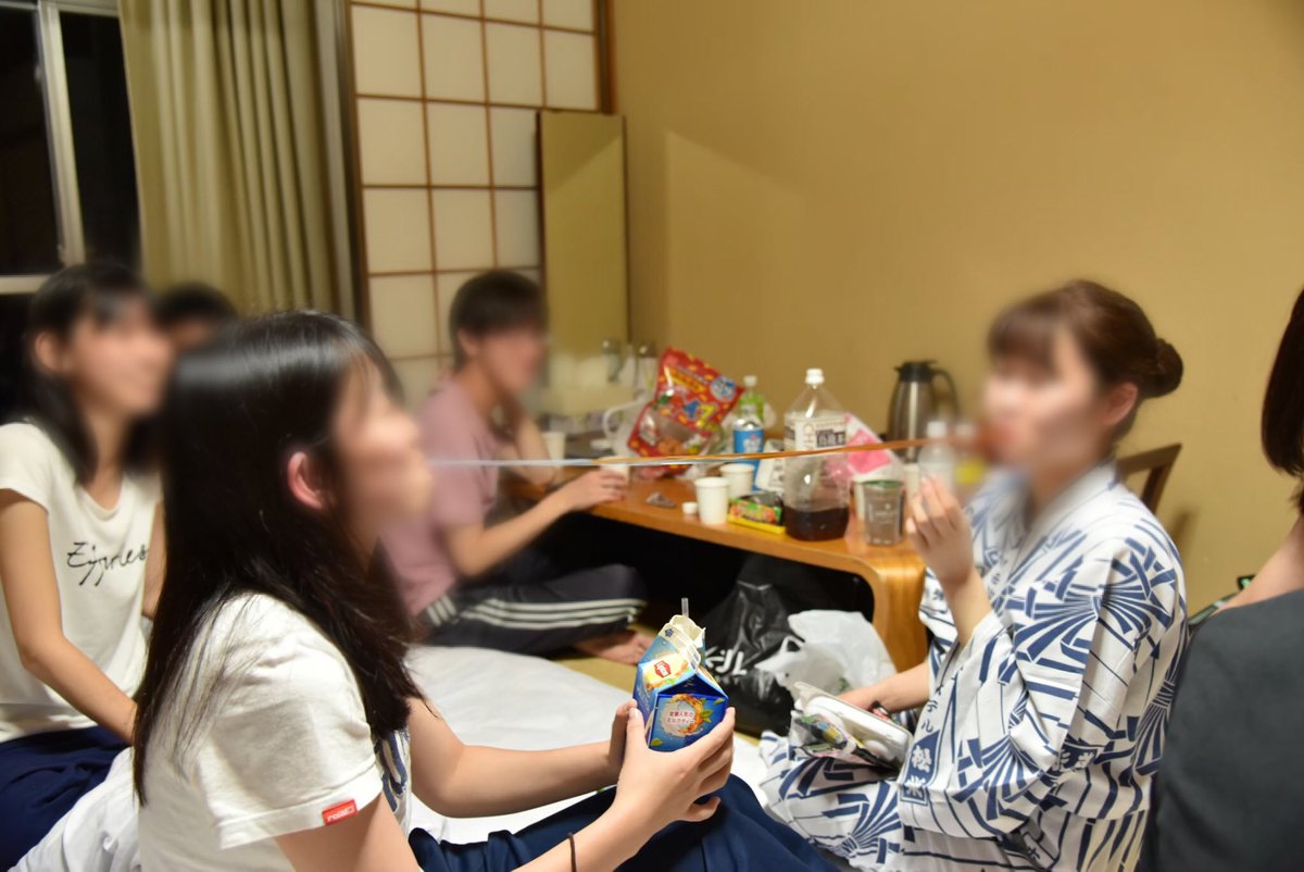 同志社大学カメラクラブ 19年度 夏合宿 9 4 9 6 2日目 ホテル 2日目は高知市内のホテルに泊まり こんな感じで過ごしました かなり夜更かししてしまった部員もいたようです笑 春から同志社 春から同女 同志社大学カメラクラブ 19年度 夏合宿 9 4 9 6 2日目 ホテル 2日目は高知市内のホテルに泊まり こんな感じで過ごしました かなり夜更かししてしまった部員もいたようです笑 春から同志社 春から同女