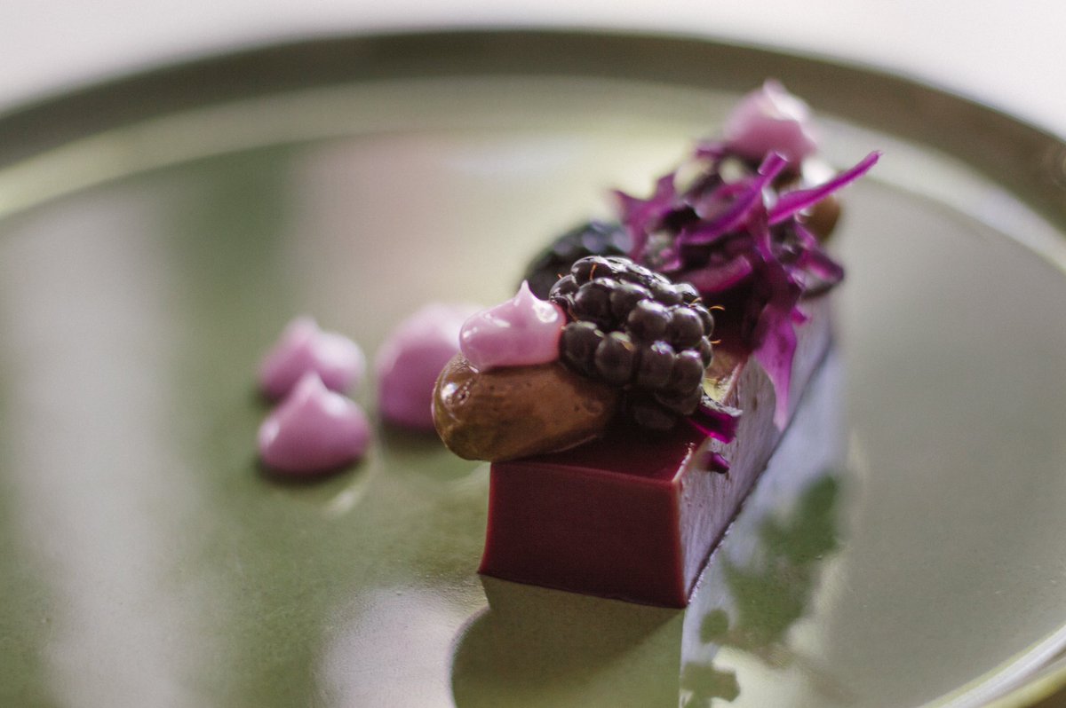 RestElkaar's tweet photo. Whether you crave sweet, savory, healthy or just an absolutely surprising dessert, we got it! This week’s menu online, link in our bio or give us a call 📞0203307559 #thuismetelkaar #elkaar #afhaal #chef #Amsterdam #restaurants #menu #desserts https://t.co/YptogLHCCE