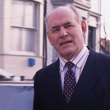 PAT_Index's tweet photo. Please IPO Roy Evans next #footballindex . I wanna Pump and dump him just like I did his Son Barry when we were married tehehe . Sorry Frank my rough, leather skinned lothario! #fiCommunity #2ndhusband #dapperguy https://t.co/iqfrll3NVD