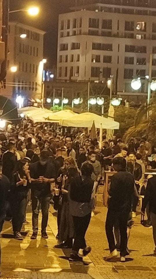 manunonema's tweet photo. Milano, Brescia e Verona

Chiamarvi idioti non è sufficiente!
SIETE DEGLI IRRESPONSABILI E DEI DELINQUENTI!
#COVIDー19 https://t.co/CgqbT7F33X