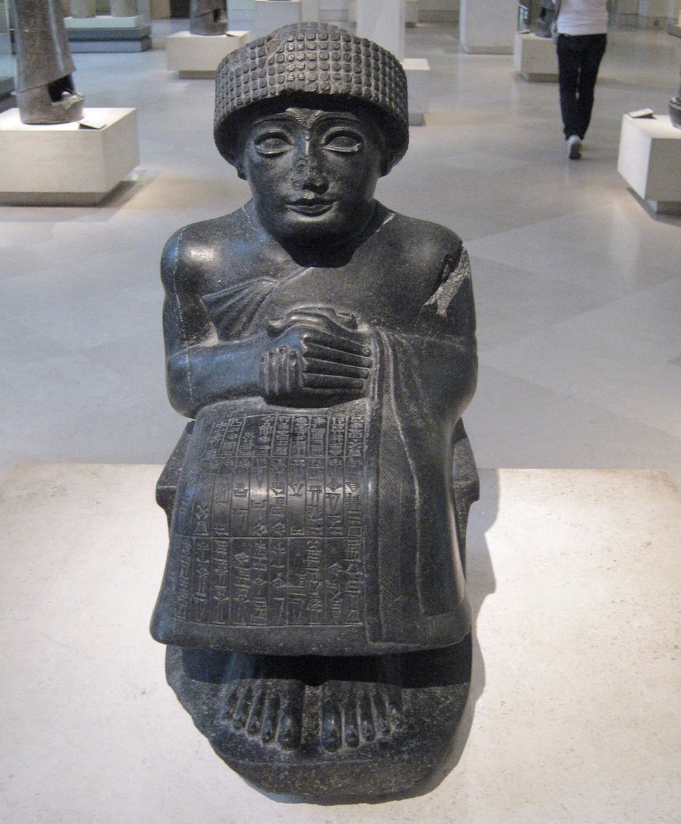 Gudea ruled in southern Iraq around 2200 BCE, and several statues of him were made during his rule, including ones that show him with an architect’s plan in his lap.1,600 years later, some of these statues were dug up and displayed in the courtyard king Adad-nadin-ahhe