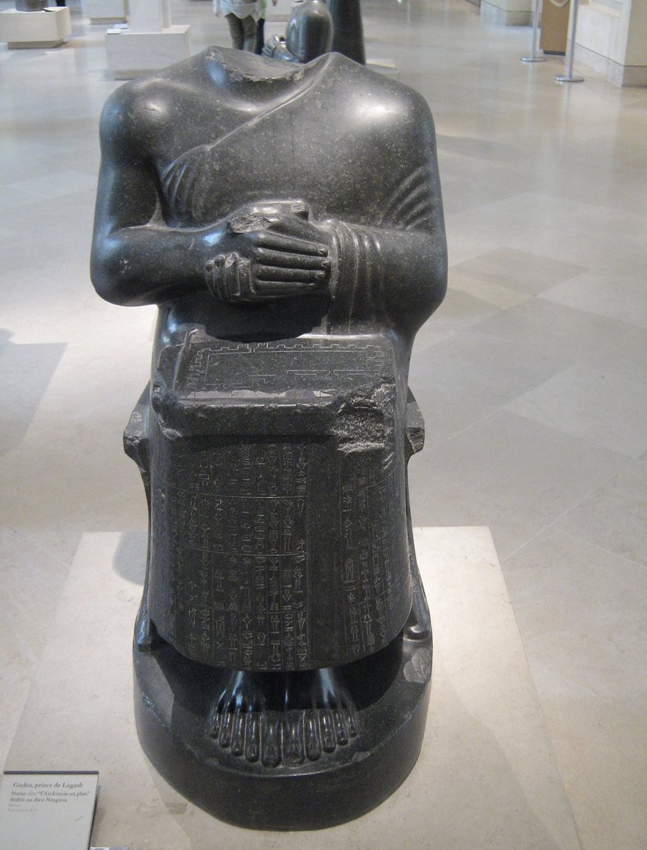 Gudea ruled in southern Iraq around 2200 BCE, and several statues of him were made during his rule, including ones that show him with an architect’s plan in his lap.1,600 years later, some of these statues were dug up and displayed in the courtyard king Adad-nadin-ahhe