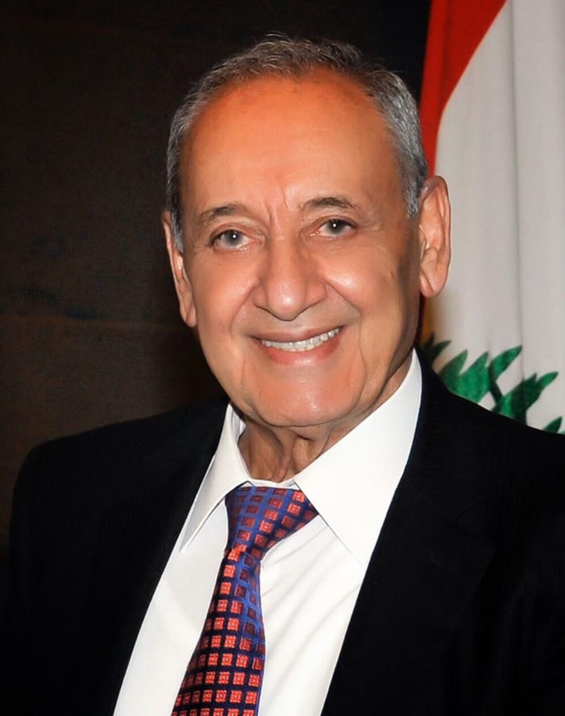 JanaJana49's tweet photo. إن حركة أمل تثبت اليوم وكل يوم أنها قوة متجددة وانها حركة شعب وحركة مطلبية وحركة مقاومة وليست حركة مرشحين ولا حركة موظفين او نواب او مستوزرين
#نبيه_بري
#بري_شي_بشرف https://t.co/e1JeDFKoGP