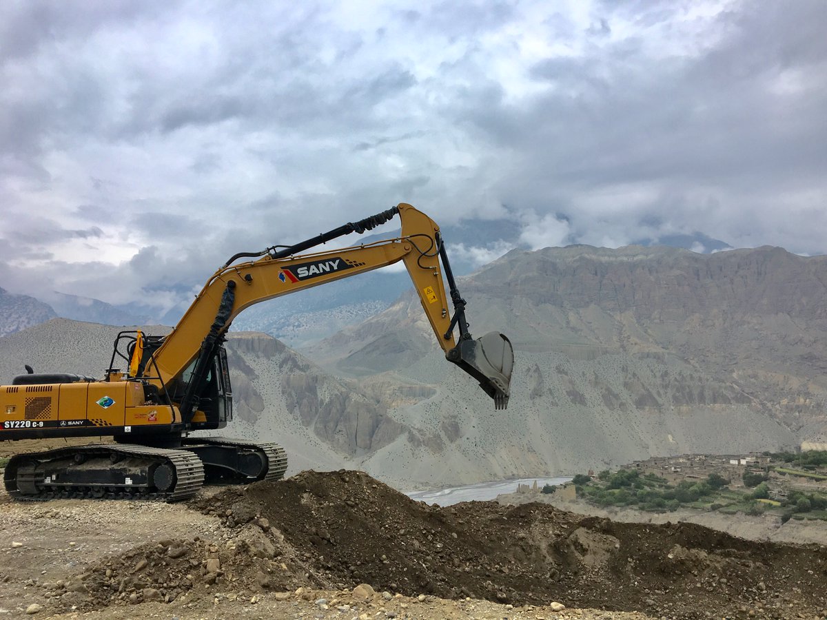 We saw some construction work on the way to upper mustang. The same road goes to Koro La boarder point between Nepal and Tibet (China).