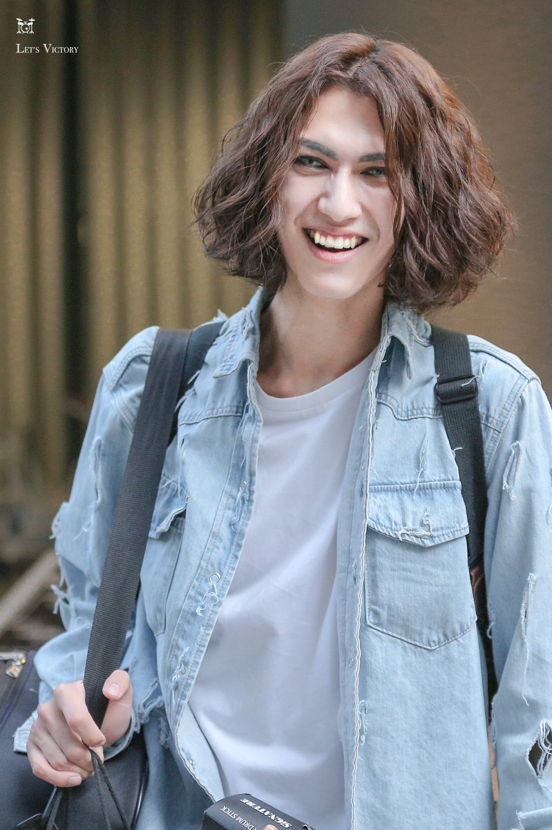 LETSVICTORY's tweet photo. 200523 YA!너두 퇴근 HQ
구독좌만의 스페셜 팬서비스: 현장에서 스틱 분지름
#드럼좌 #빅터 https://t.co/rMIZ58IuQP