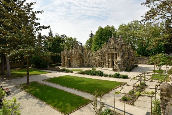 RawVisionMag's tweet photo. As of Weds 20 May 2020, #FerdinandCheval's #LePalaisIdéal has reopened for visitors. For more info, visit https://t.co/8qE6OUnxhR
@HalleStPierre in Paris and the Collection de l'art brut in Lausanne have also announced their reopening.
#outsiderart #rawvision #ArtEnvironment https://t.co/ZMuaG5klBo