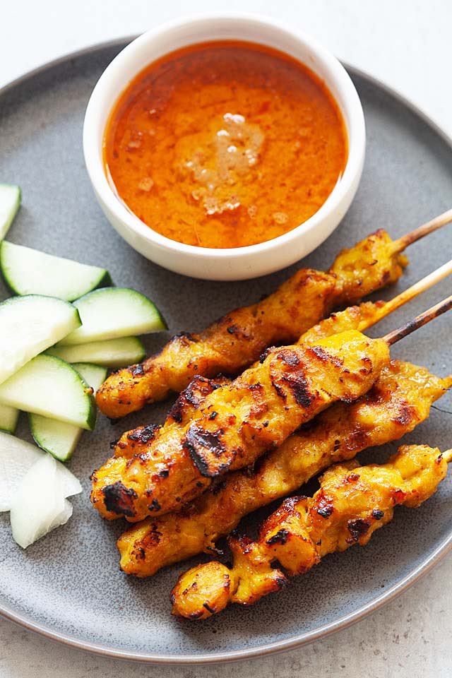 YEOJIN as SATAY-it’s just meat on a stick with some sauce BUT ITS SO GOOD AND FOR WHAT?-eating satay makes you feel shiok-again it’s simple, but the flavour hits you like a truck-like how yeojins talent can be seen but sg(bbc) just needs to give her more ways to shine