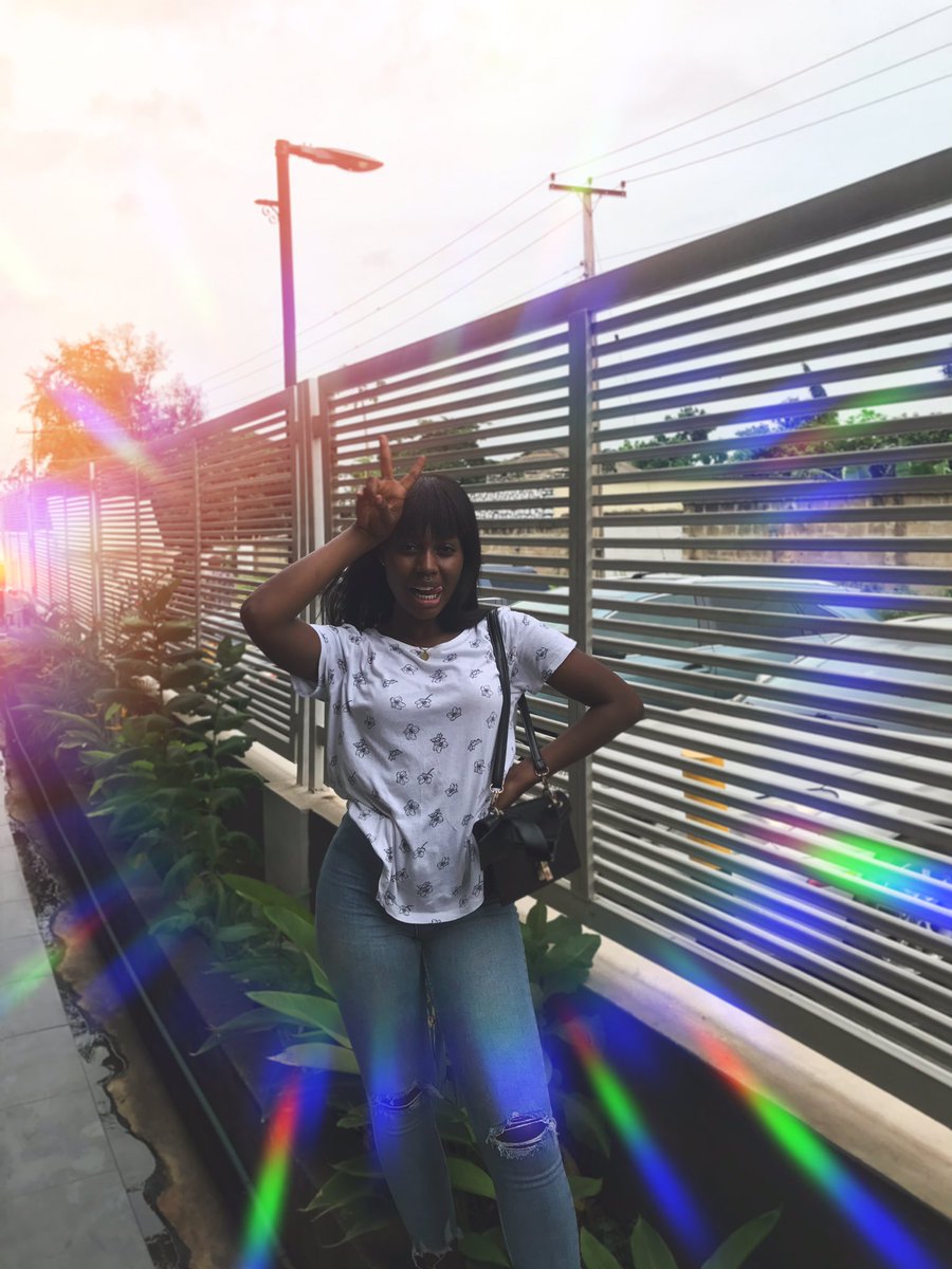 fola_adee's tweet photo. To my 70 followers 🥂 https://t.co/enz42LNyIB