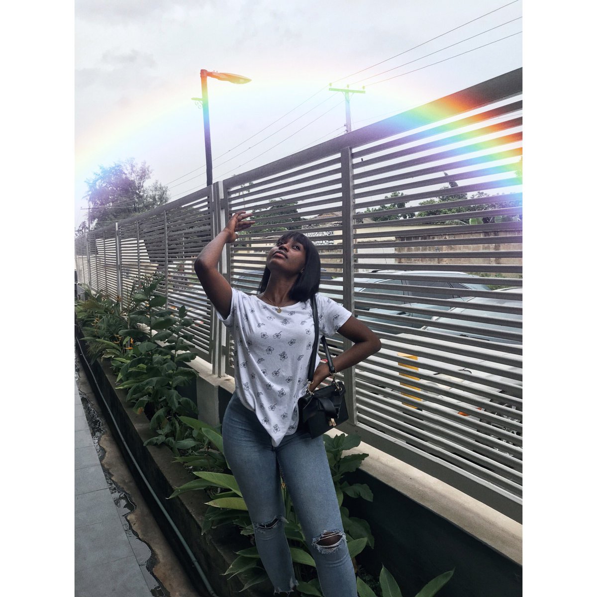 fola_adee's tweet photo. To my 70 followers 🥂 https://t.co/enz42LNyIB