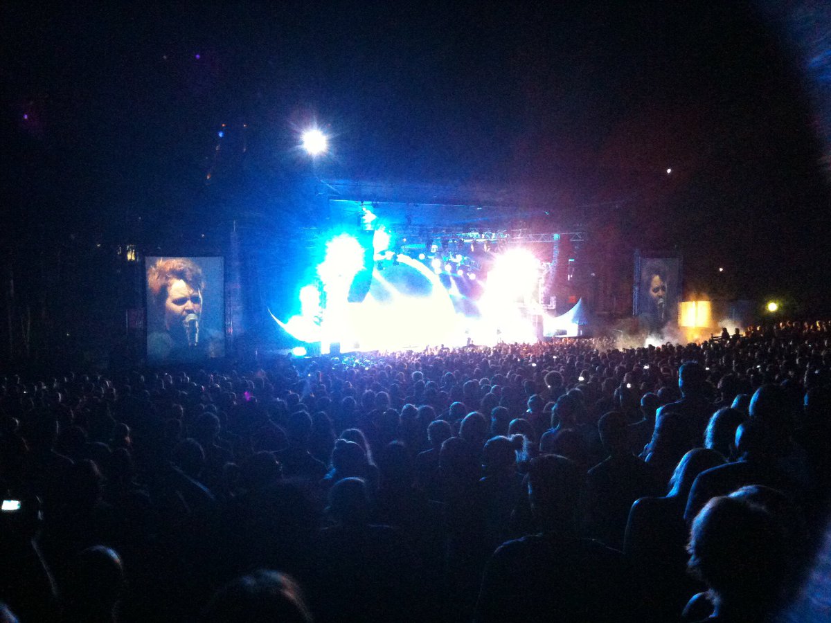 Been a while, but just as I remember them from 2 concerts ago! - Brisbane 10Nov2010 #powderfinger