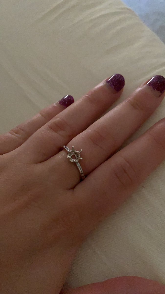 swiseman04's tweet photo. @Pandora_UK I have DMed you! My ring has broken again!! :( https://t.co/nxgMQ8K4FN