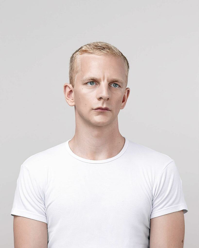 Christopher
.
.
.
#paleportrait #londonportait #portraitoftheday #hasselbladvsystem #heyfsc #thisaintartschool #lightandshadow #rentalmag #onbooooooom #phroom #rentalmagazine #myfeatureshoot #oftheafternoon #ifyouleave #subjectivelyobjective #streetdreamsmag #thinkveryl #por…