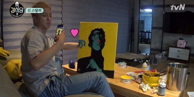 [ #MINO  #송민호] Insight Korea wrote an article featuring Mino & his painting using a spatula instead of a brush, praising him for his skills & showing a compilation of his other paintings on the show  https://www.insight.co.kr/news/239732 