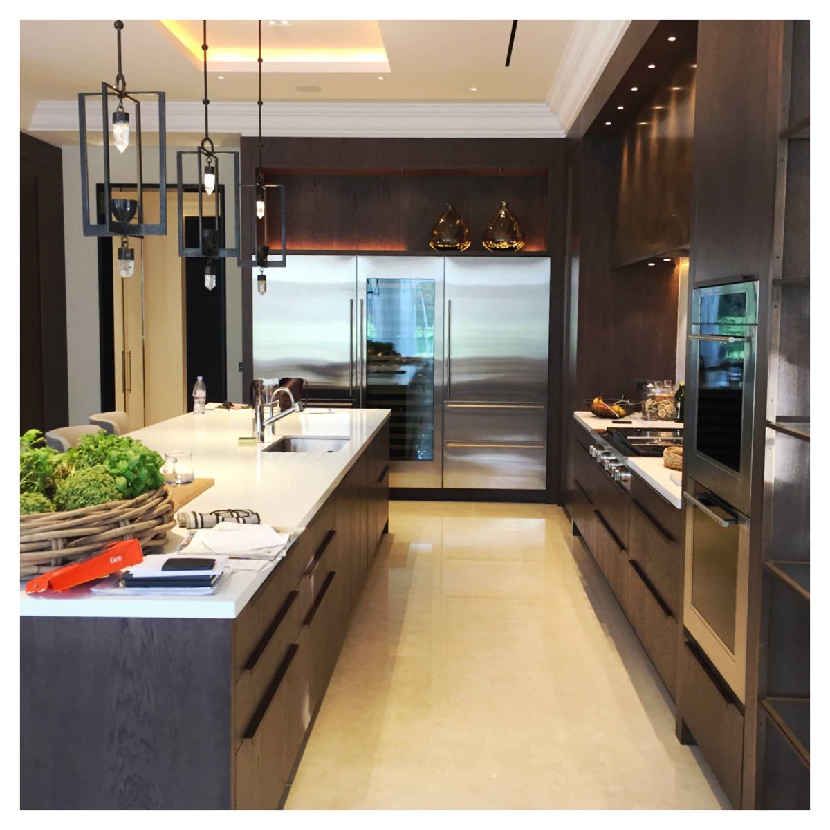 FitoutsUk's tweet photo. It's a thing of beauty ๐ค
Kitchen installation by @completefitoutsuk
#kitchenfitting #kitcheninstallation #luxurykitchendesign #kitchendesign #kitchenfittings #kitchenfitout #design #cabinetmaker #cabinetry #joinery #builtins #storage #stroragesolutions #completefitoutsuk https://t.co/ArMzpeFh3e