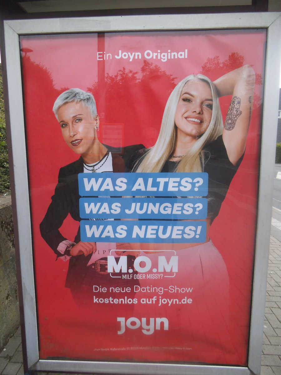 GereonKalkuhl's tweet photo. "alte, junge, neue" heißt das, #Joyn, nicht "altes, junges, neues". Das sind Frauen, keine Sachen. So ein sexistischer Scheiß gehört nicht in den öffentlichen Raum.
#MOM #MilfoderMissy https://t.co/xT6COg6b7q