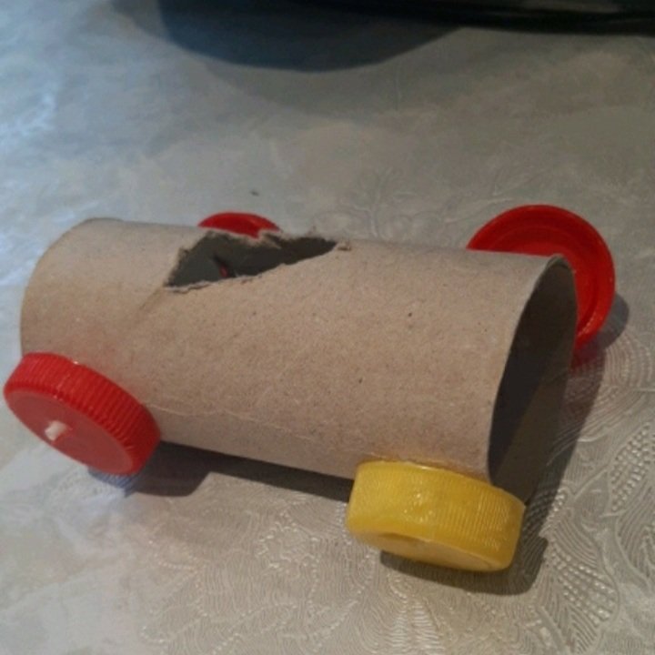 GreenFlag_5's tweet photo. It's great to see that boys creating things using recycled products at home. Well done to Cody for creating this!!⭐⭐⭐ https://t.co/6lQ5X8NZOH