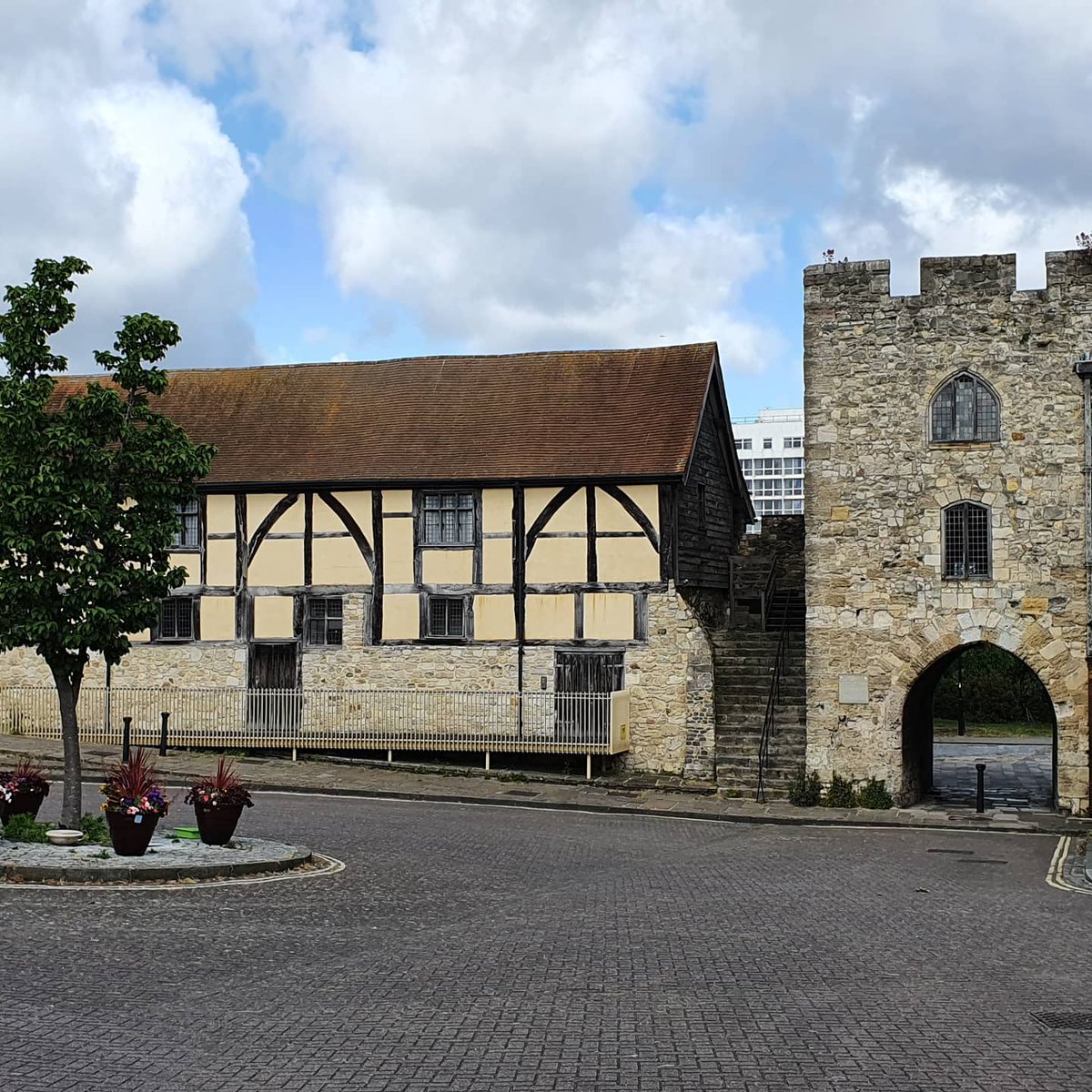 JMoultonSoton's tweet image. Morning #lockdownrun. Sights of Southampton&apos;s old town.