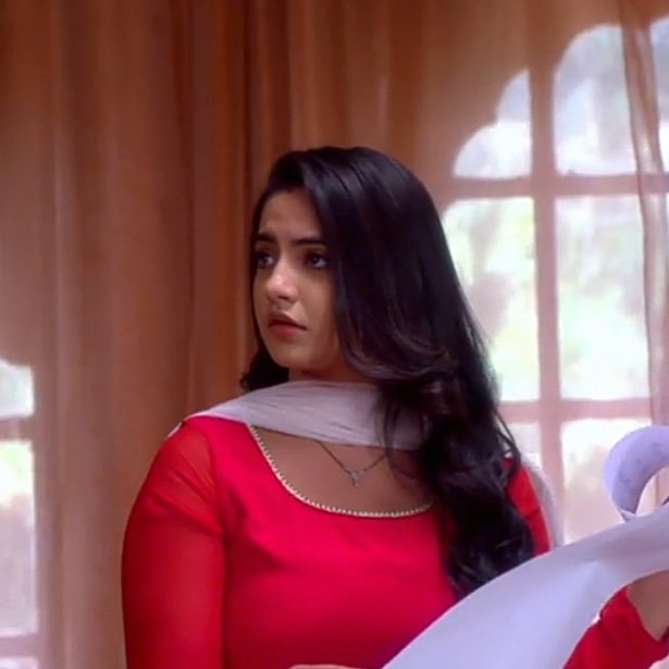 jyotii64's tweet photo. Chakor 🌹🌹
#chakor #chakorrajvanshi #lookred #udaan #udaansapnoki #MeeraDeosthale @meera1611 https://t.co/osLk5nTJbC