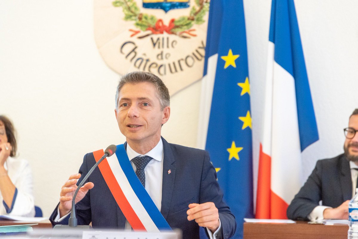 Merci aux Castelroussines et aux Castelroussins qui, à 70,06%, ont souhaité me renouveler leur confiance. Merci au Conseil municipal de <a href="/Chateauroux36/">Châteauroux Métropole</a> qui, ce matin, m’a désigné comme maire. Le chemin  débuté ensemble continue. Pour nous, c’est #ChâteaurouxToujours !