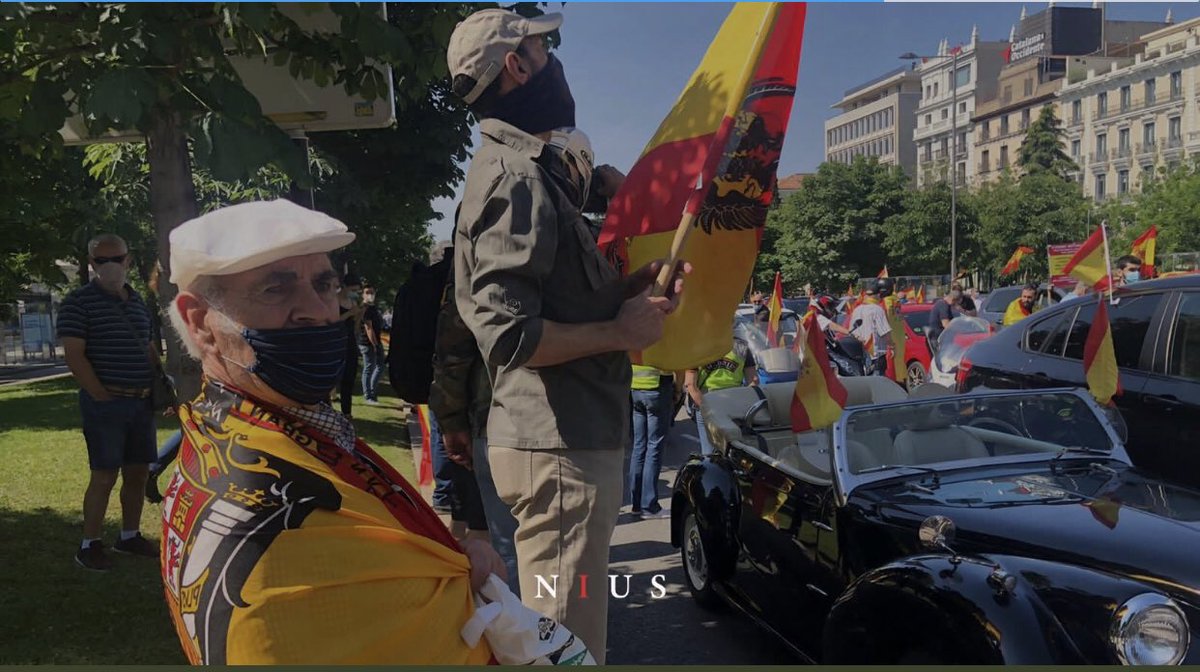 AlbertoGuida18's tweet photo. Aquí la mayor contradicción del momento , pidiendo libertad con el águila en la espalda.. jajajajaja #ElVirusSoisVoxotros https://t.co/TX0YoKQ8y0