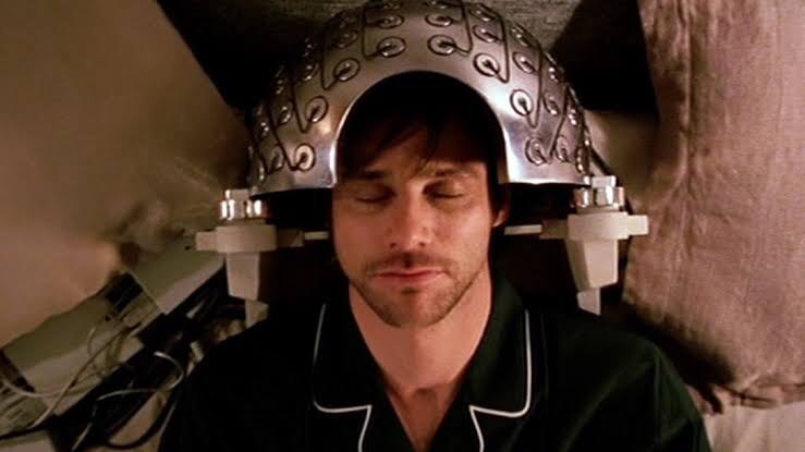 eternal sunshine of the spotless mind (2004)- a mindfucking movie but that's what makes it great pls watch it i strongly suggest it 10/10 !!- u never forget someone u love even if u try :p- u'll understand why third wears khai's helmet when he was reviewing this movie hihi